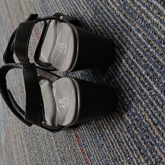 Naot Intact Black Leather Heeled Sandal, Adjustable Straps, Euro 40, US 9 - Picture 5 of 8